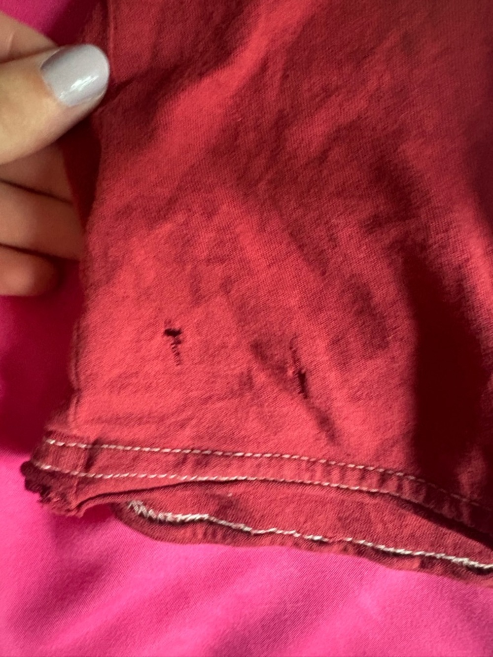 Hollister Women's Deep V-Neck Short Sleeve Tee in Burgundy - Picture 4 of 4